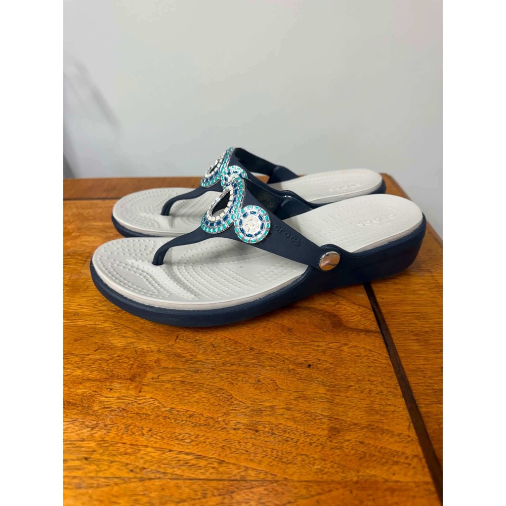 Crocs Sanrah Embellished Wedge Flip Flops Navy Blue Teal Mosaic Womens 9 - Picture 4 of 7